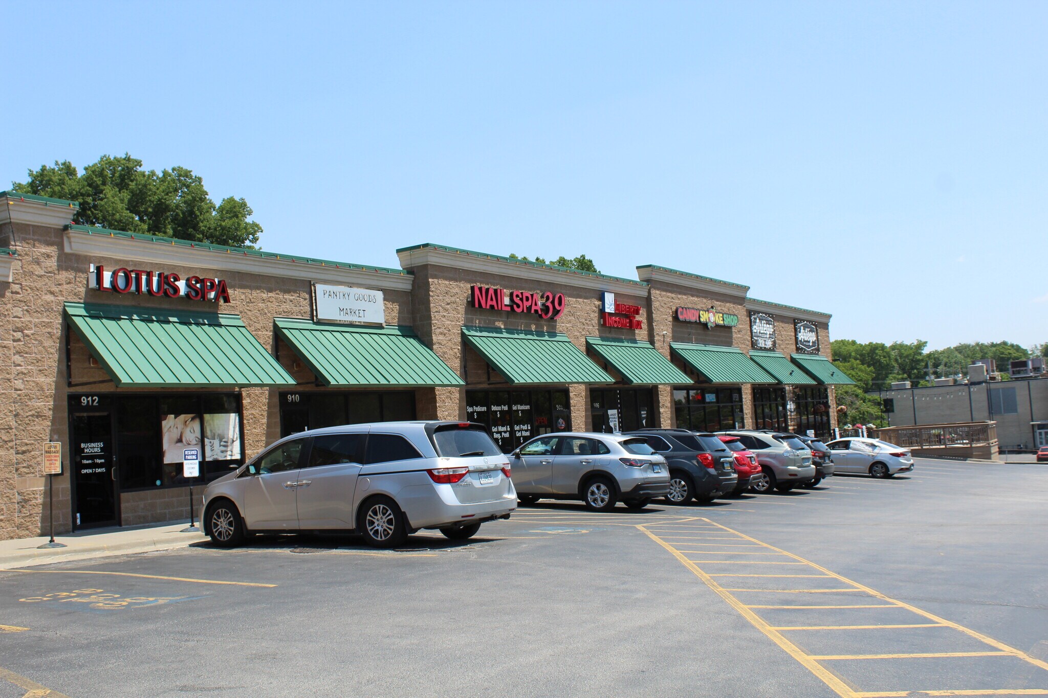 840-1002 W 39th St, Kansas City, MO for lease Building Photo- Image 1 of 5