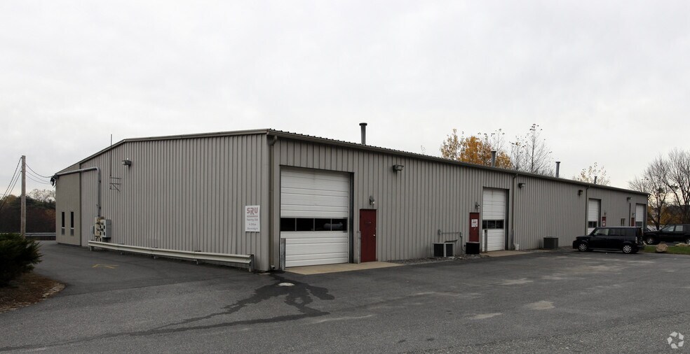 141 Industrial Dr, North Smithfield, RI à louer - Photo du bâtiment - Image 2 de 2