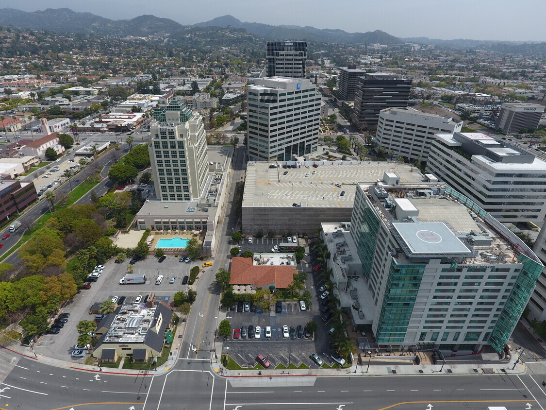 820 N Central Ave, Glendale, CA à vendre Photo du bâtiment- Image 1 de 1