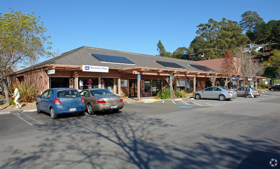 761-777 E Blithedale Ave, Mill Valley, CA for lease - Primary Photo - Image 1 of 6