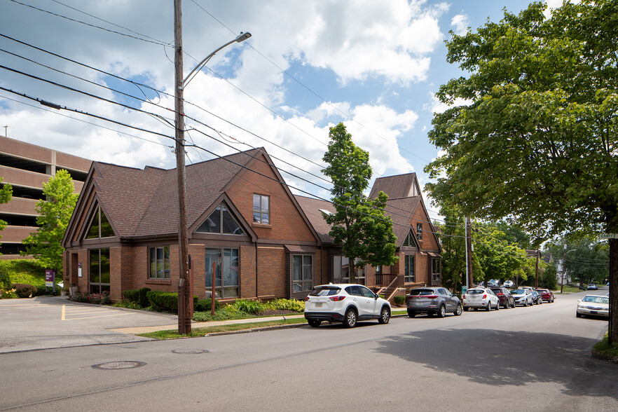 901 E Brady St, Butler, PA for lease - Building Photo - Image 2 of 17