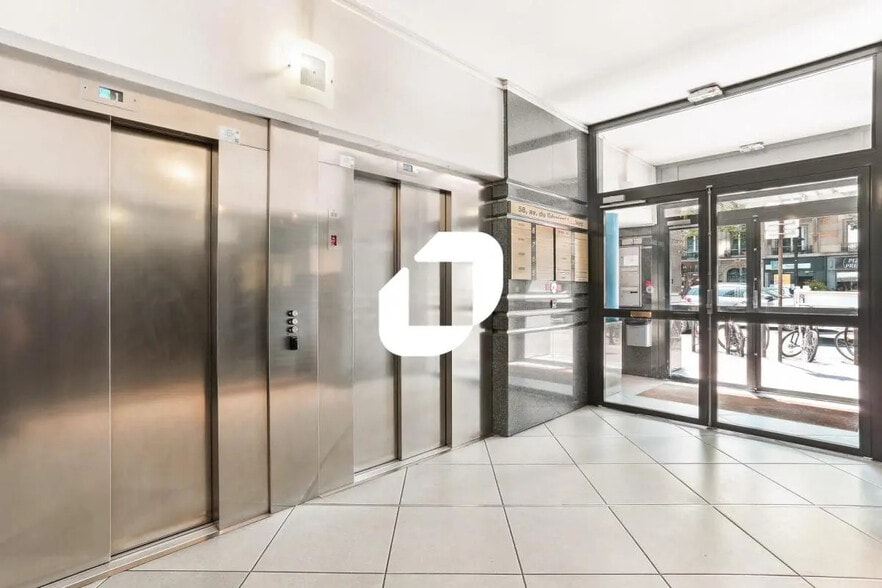 Office in Boulogne-Billancourt for sale - Lobby - Image 1 of 14
