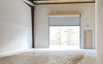 401 S Chitalpa St, Leander, TX for lease Interior Photo- Image 1 of 11