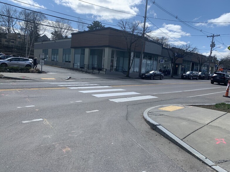 718 Beacon St, Newton, MA à louer - Photo du bâtiment - Image 2 de 4