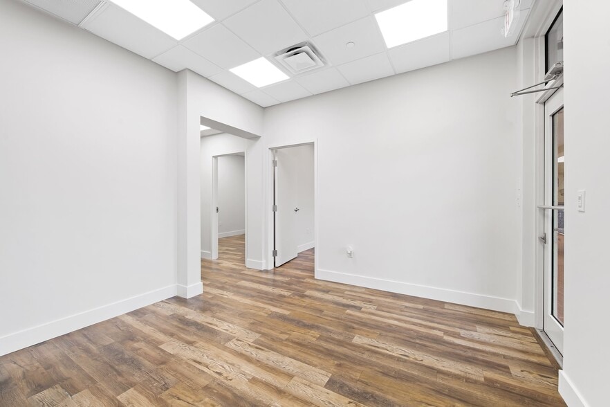 2465 Mercer Ave, West Palm Beach, FL à vendre - Photo intérieure - Image 3 de 18