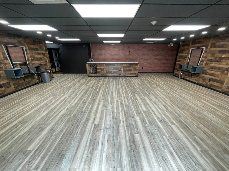 4814-4818 Mcknight Rd, Pittsburgh, PA for lease - Building Photo - Image 1 of 15