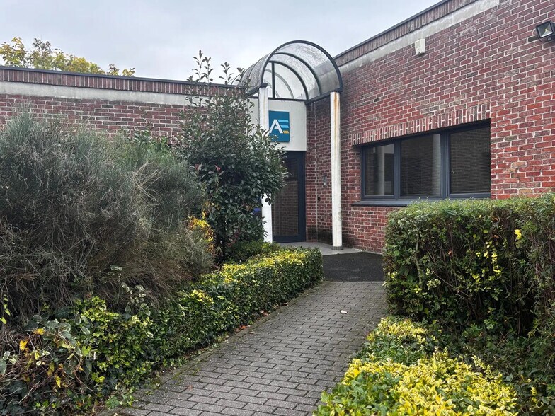 9 Rue Delesalle, La Madeleine à vendre - Photo du bâtiment - Image 2 de 8