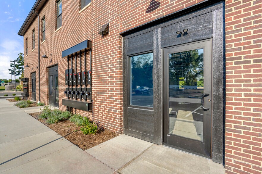 124-134 Emmaus Rd, Marysville, OH à louer - Photo du bâtiment - Image 3 de 3