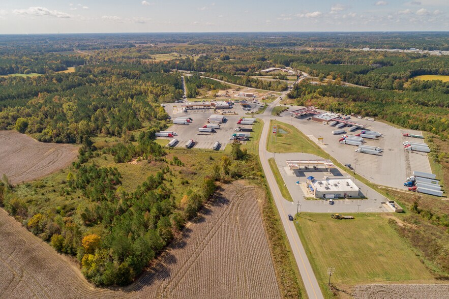 700 Moores Ferry Rd, Skippers, VA à vendre - Aérien - Image 2 de 14
