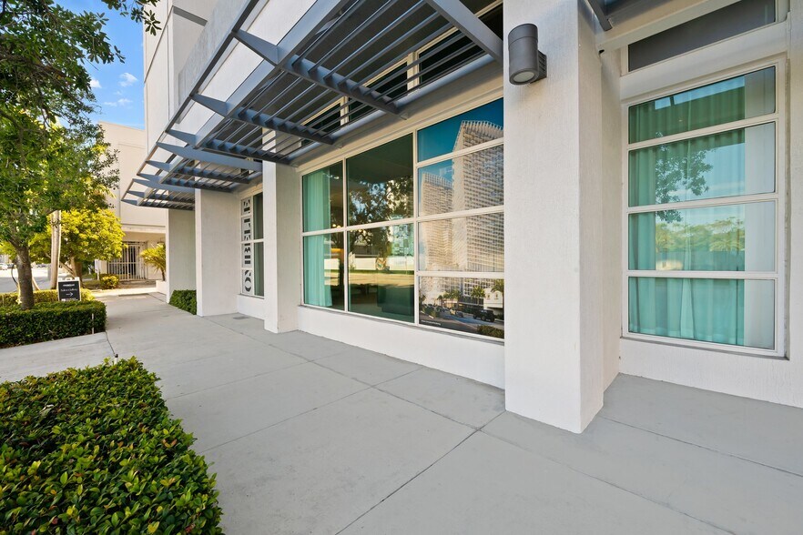 315 NE 3rd Ave, Fort Lauderdale, FL à vendre - Photo du bâtiment - Image 3 de 22