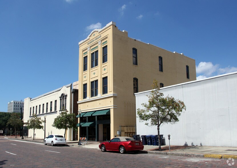 306 E Tyler St, Tampa, FL à louer - Photo principale - Image 1 de 36