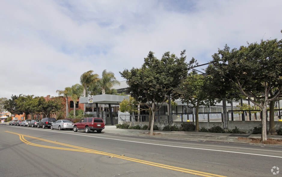 901 Gilman St, Berkeley, CA for lease - Building Photo - Image 3 of 24