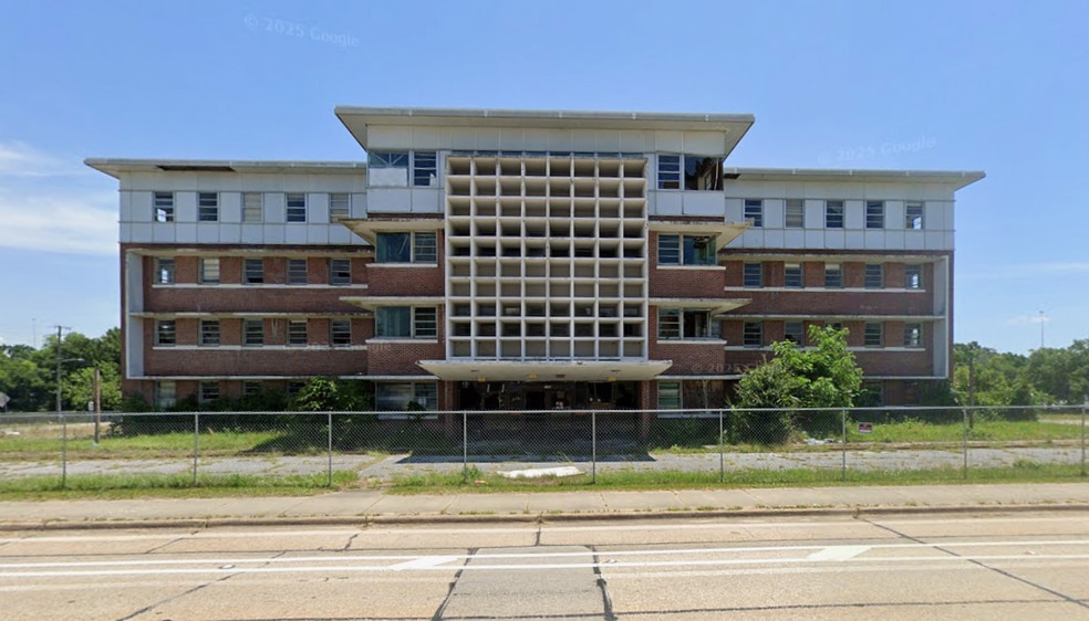 1750 N Palafox St, Pensacola, FL à vendre - Photo du bâtiment - Image 2 de 2