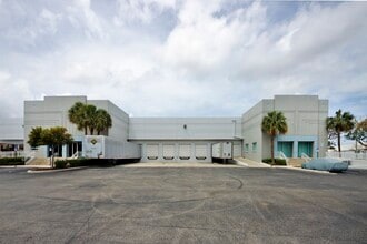 1300-1380 Park Central Blvd S, Pompano Beach, FL for lease Interior Photo- Image 1 of 7