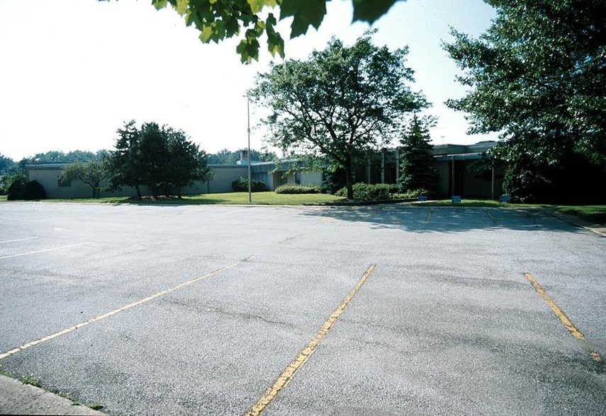 34199 Curtis Blvd, Eastlake, OH for sale - Building Photo - Image 3 of 6