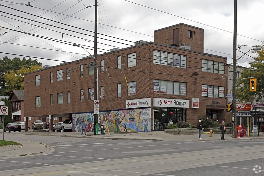2318 Lake Shore Blvd W, Toronto, ON à vendre - Photo du bâtiment - Image 3 de 5