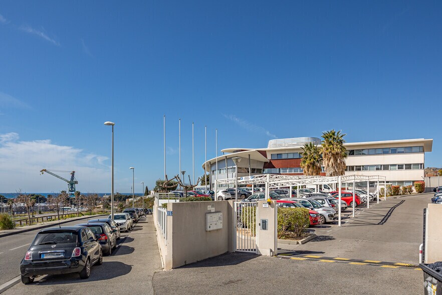 15 Rue Docteur Zamenhof, Marseille à vendre - Photo du bâtiment - Image 3 de 23