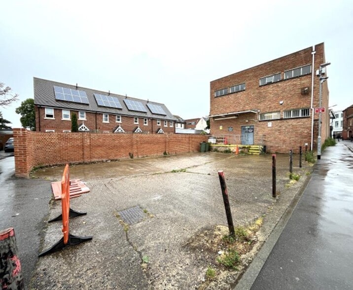 32-33 Market Pl, Wokingham for lease - Building Photo - Image 2 of 3