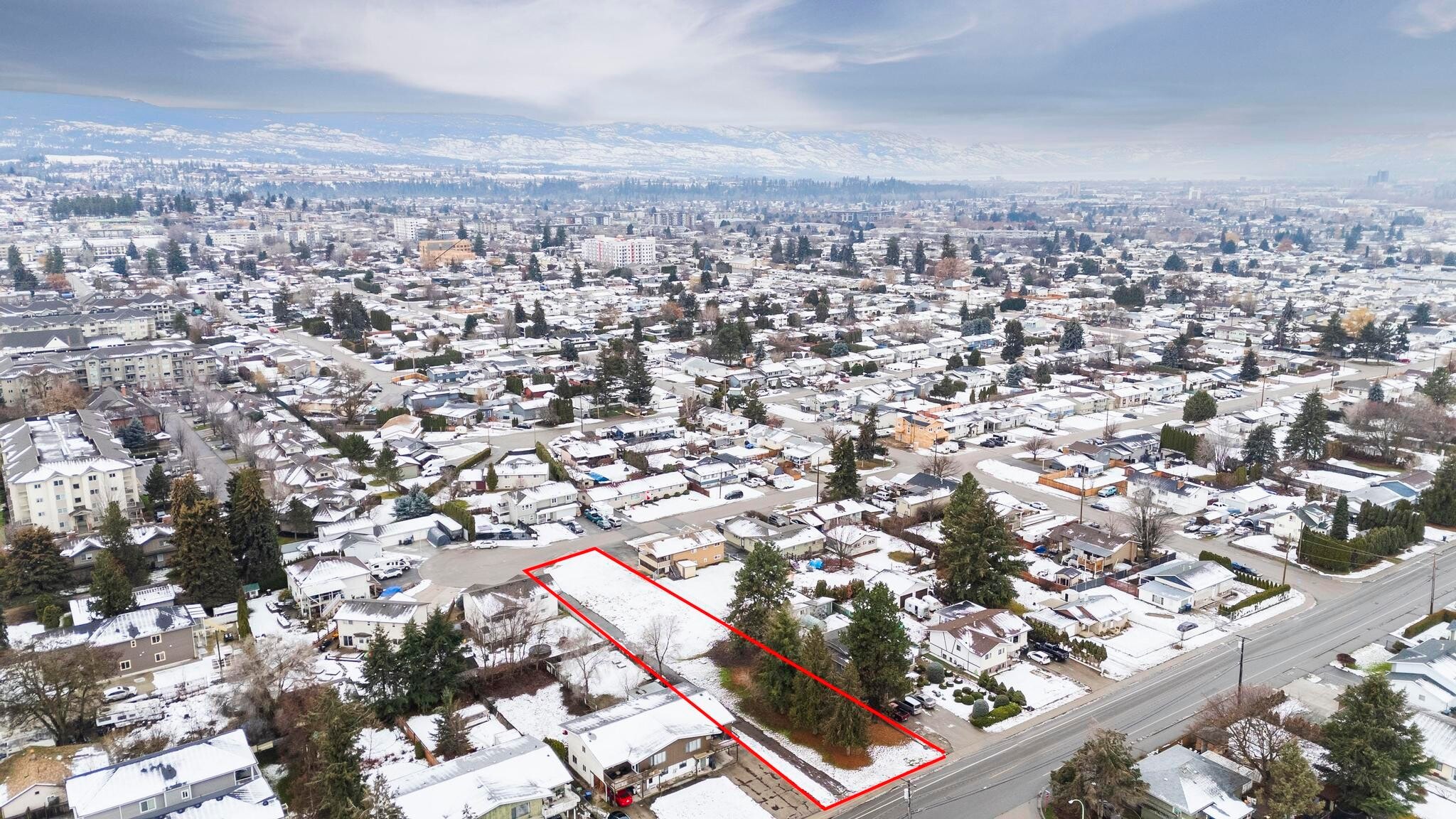 165 McCurdy Rd, Kelowna, BC for sale Primary Photo- Image 1 of 1