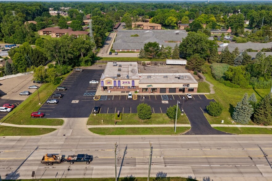 8631-8675 N Newburgh Rd, Westland, MI à louer - Photo du bâtiment - Image 2 de 5