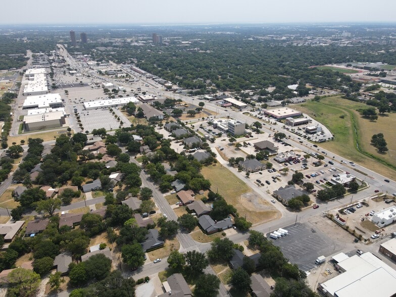 1801-1813 Hinkle Dr, Denton, TX for sale - Aerial - Image 2 of 15