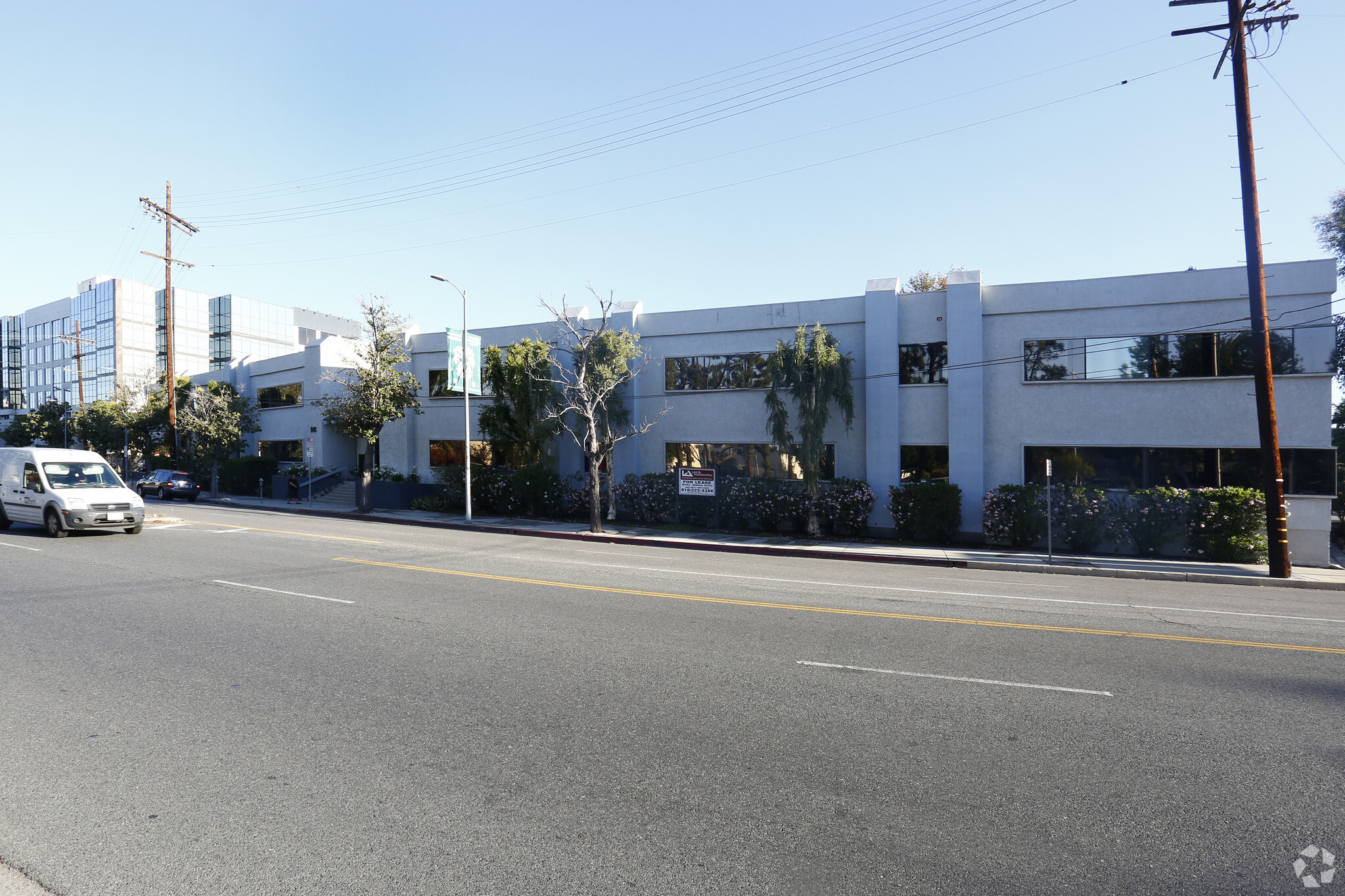 18401 Burbank Blvd, Tarzana, CA for sale Building Photo- Image 1 of 1