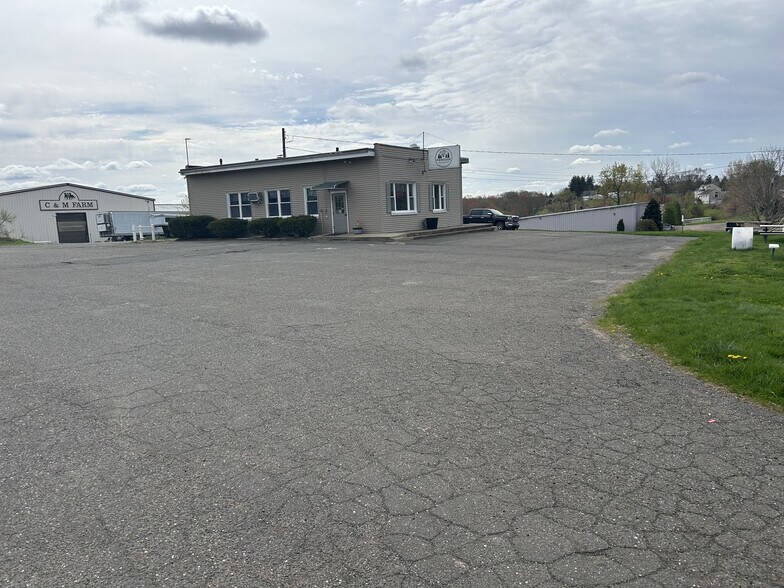 270 West St, Bolton, CT à vendre - Photo du bâtiment - Image 2 de 4