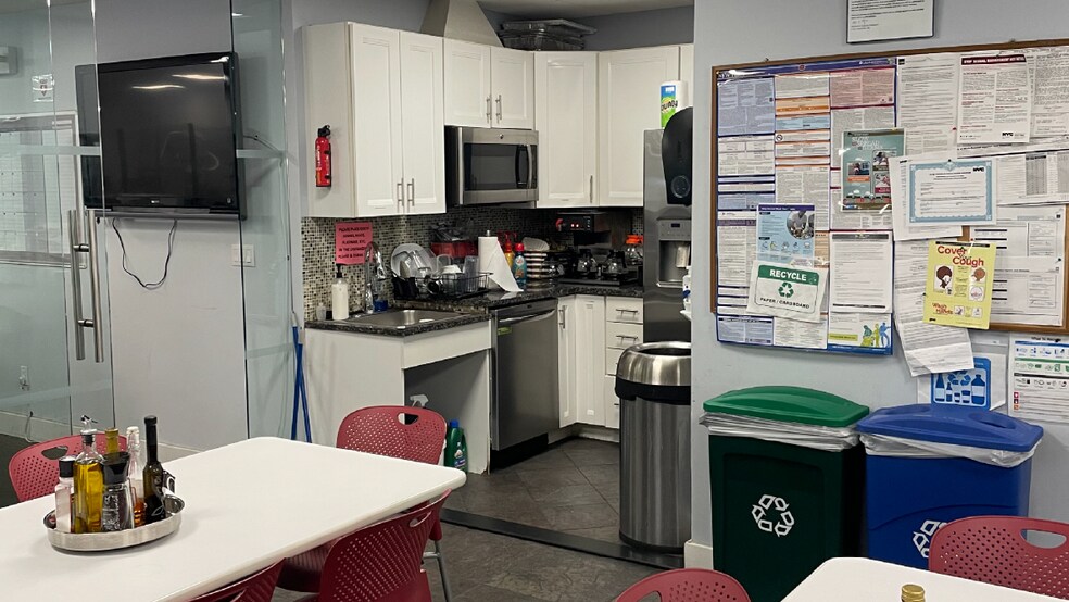 54-08 Vernon Blvd, Long Island City, NY à louer - Photo intérieure - Image 2 de 7