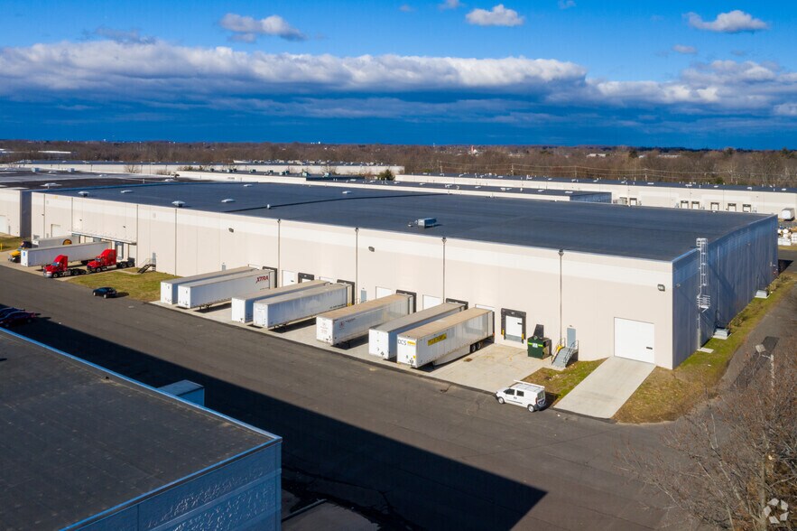 41-43 Runway Rd, Levittown, PA à louer - Aérien - Image 2 de 2