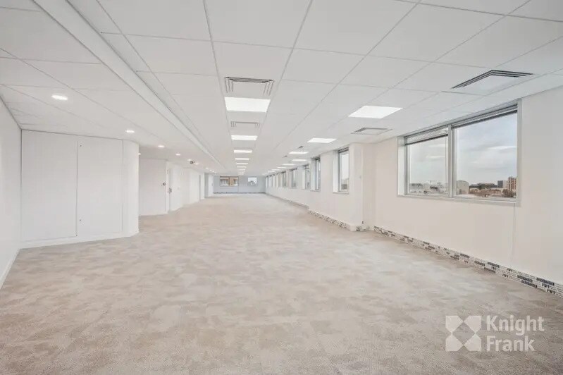 67-69 Boulevard Bessières, Paris for lease - Interior Photo - Image 1 of 8