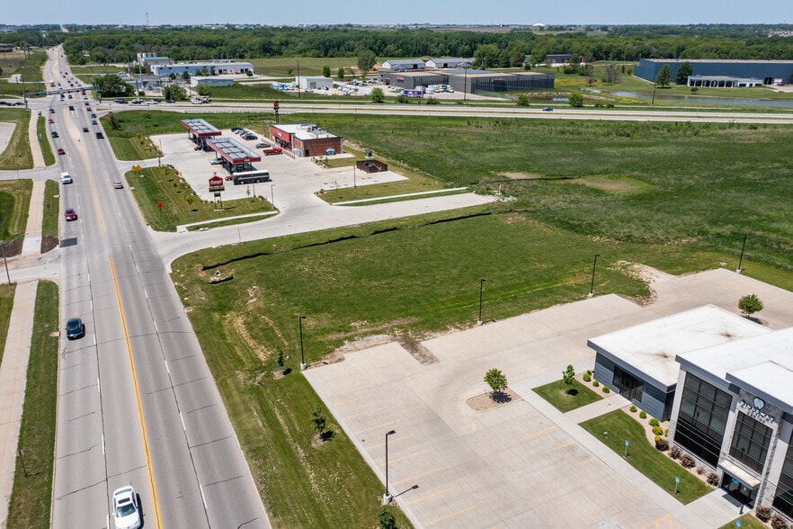 Ridgeway Ave, Waterloo, IA for sale - Building Photo - Image 3 of 7