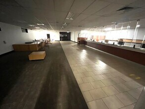 1309 N Chester Ave, Bakersfield, CA for sale Interior Photo- Image 1 of 5