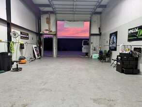 408-412 Farmers Market Rd, Fort Pierce, FL for lease Interior Photo- Image 2 of 2