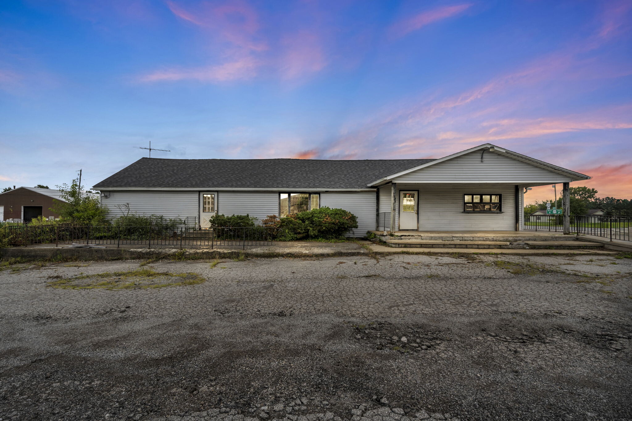 40980 Butternut Park Ct, Elyria, OH for sale Primary Photo- Image 1 of 32