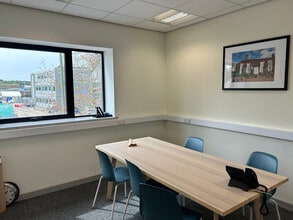 1 School Ln, Eastleigh for lease Interior Photo- Image 1 of 3