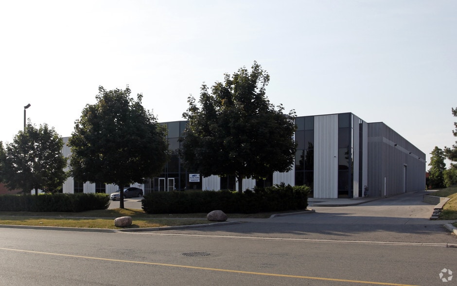 5640 McAdam Rd, Mississauga, ON à louer - Photo du bâtiment - Image 2 de 4