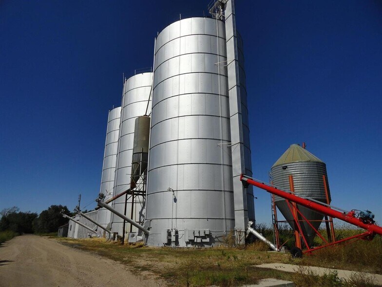 6100 39th Street, Kearney, NE à vendre - Photo du bâtiment - Image 2 de 11