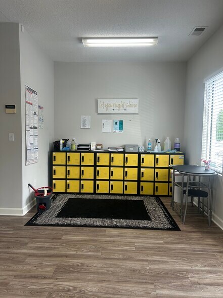 11759 Asheville Hwy, Inman, SC à louer - Photo du bâtiment - Image 2 de 8