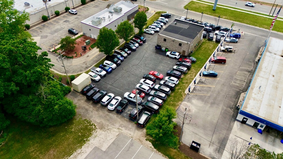 5416 S 108th St, Hales Corners, WI for lease - Building Photo - Image 3 of 4