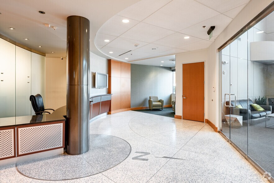 2811 S 102nd St, Tukwila, WA à louer - Photo intérieure - Image 3 de 9