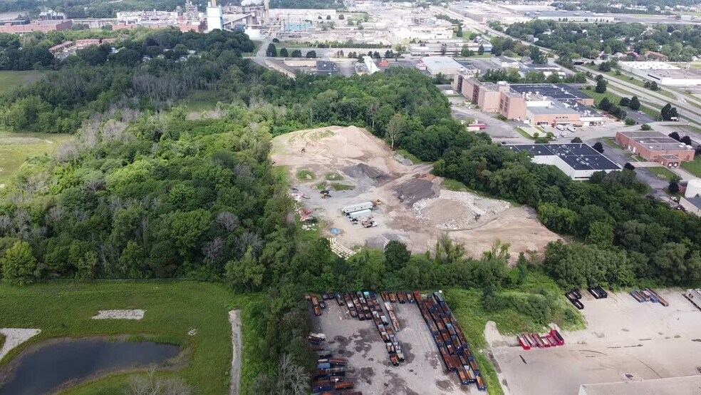 1999 Mt Read Blvd, Rochester, NY à vendre - Vidéo sur l’inscription commerciale - Image 2 de 7