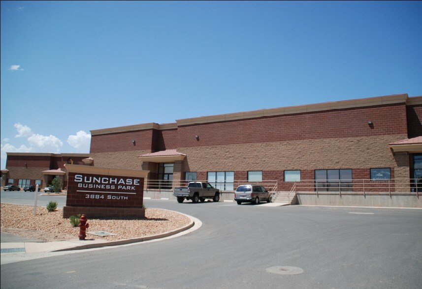 Sunchase Business Park portefeuille de 5 propriétés à vendre sur LoopNet.ca - Photo du bâtiment - Image 2 de 7
