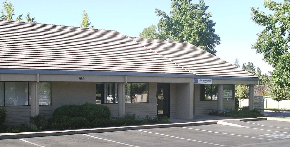 981 Governor Dr, El Dorado Hills, CA à louer - Photo principale - Image 2 de 2