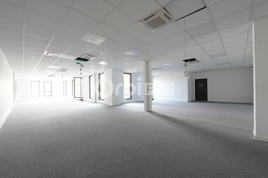 1 Chemin Du Plateau, Dardilly for lease - Building Photo - Image 3 of 12