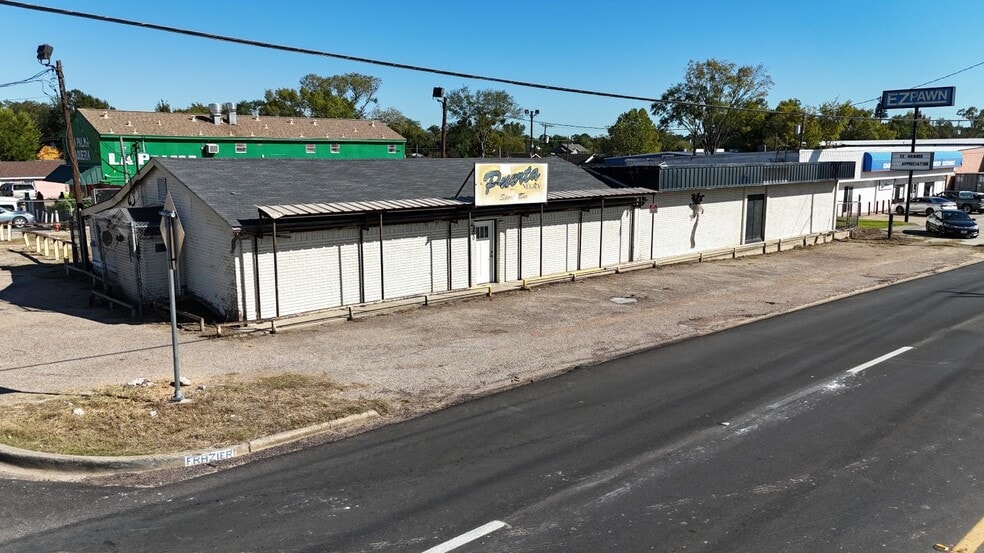 200 S Frazier St, Conroe, TX for sale - Building Photo - Image 2 of 36