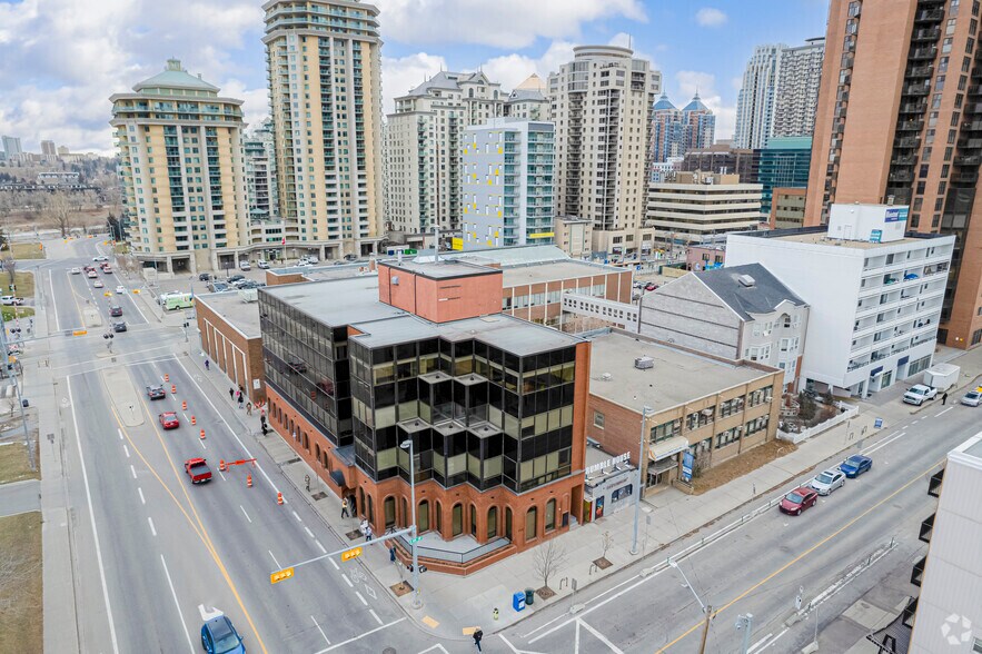 750 11th St SW, Calgary, AB à louer - Aérien - Image 2 de 5