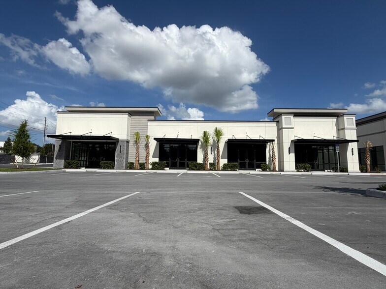 2535 Ocoee Apopka Rd, Ocoee, FL à louer - Photo du bâtiment - Image 2 de 10