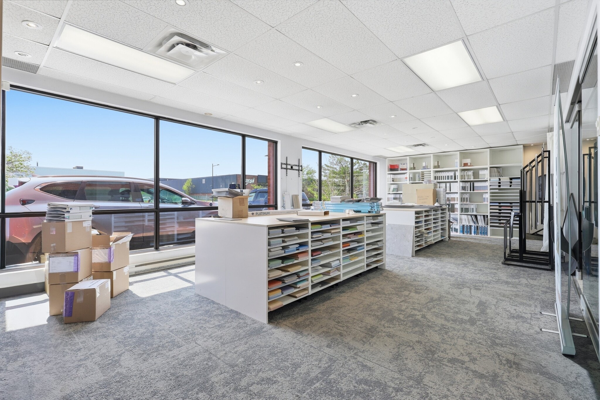 8905 Boul Henri-Bourassa O, Saint-Laurent, QC for sale Interior Photo- Image 1 of 3