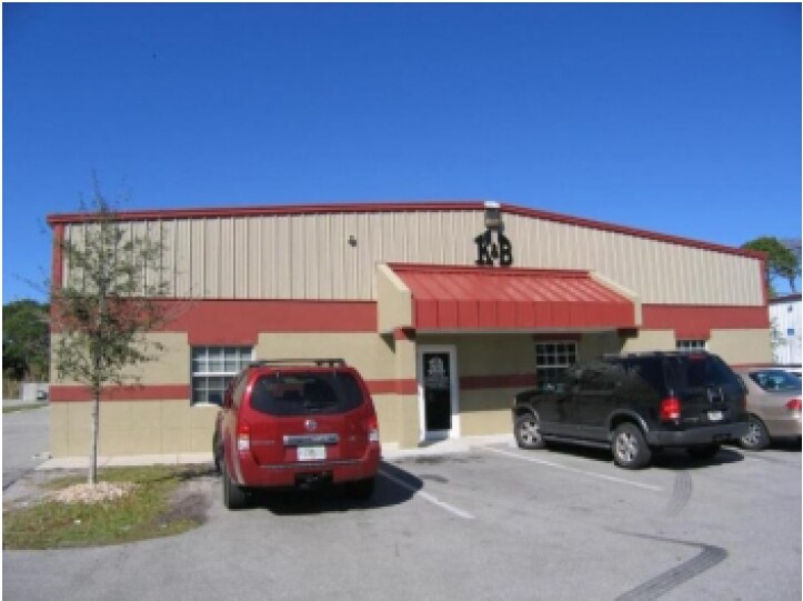 5720 Zip Dr, Fort Myers, FL à louer - Photo du bâtiment - Image 2 de 5
