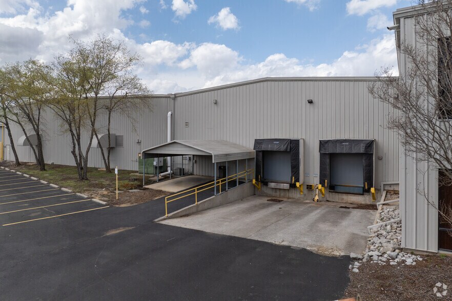 3333 Stanwood Blvd NE, Huntsville, AL à vendre - Photo du bâtiment - Image 2 de 7